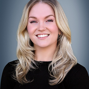 Photo of Julia Harris.